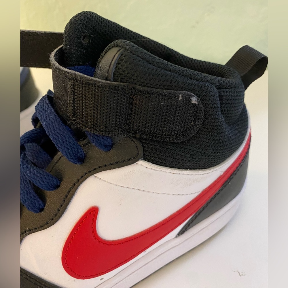 Nike SB Kids Court Borough Mid 2 White, Red, & Black Shoes - Picture 4 of 9
